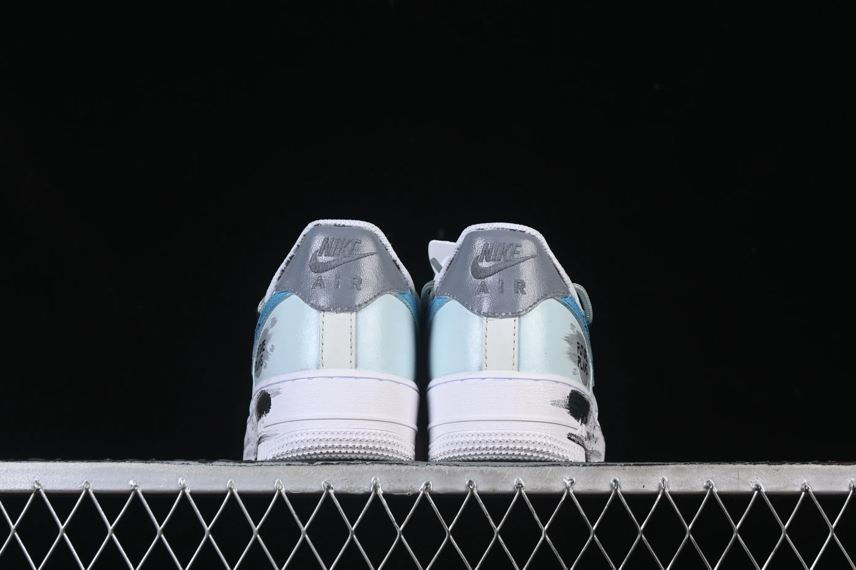 All categories Nk Air Force 1 Air Force series Nk Air Force 1 Low Air Force low-top Nike Air Force 1'07 Low "Grey Tune Era" Hand-painted graffiti Gray Tune Era Air Force 1 low-top casual sneakers LJ8822-202